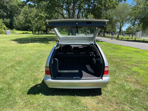Used 2002 Mercedes-Benz E 320 4MATIC Wagon image 39