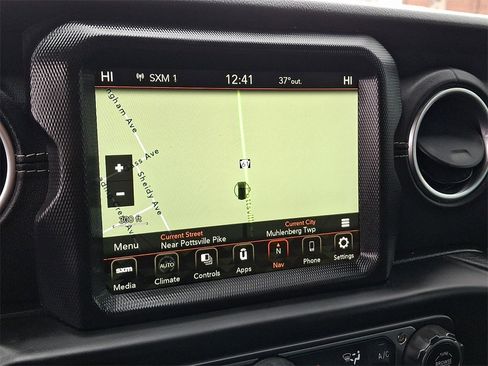 Used 2023 Jeep Wrangler Unlimited Sahara image 19