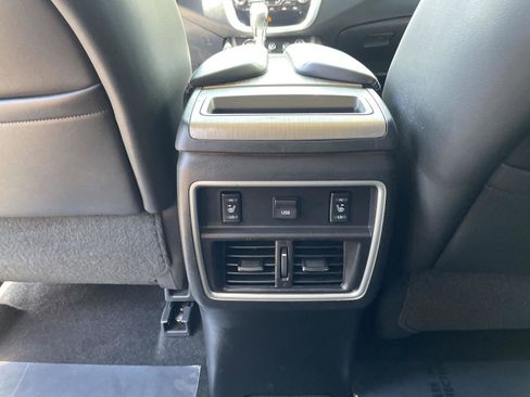 Used 2017 Nissan Murano Platinum w/ Platinum Technology Package FWD image 25