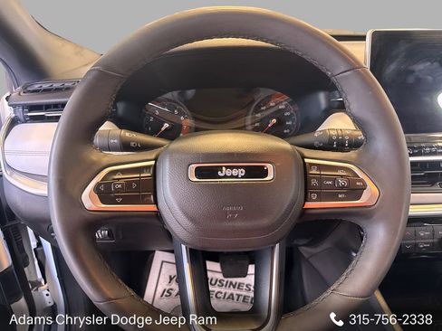 Used 2025 Jeep Compass Limited AWD/4WD image 15