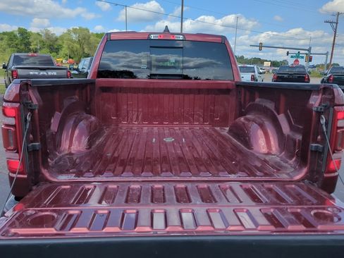 Used 2023 RAM 1500 Laramie AWD/4WD image 13