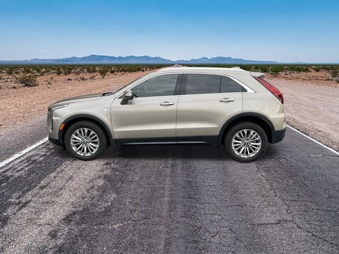 Used 2025 Cadillac XT4 Premium Luxury w/ Technology Package image 8