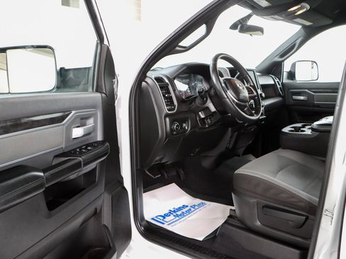 Used 2022 RAM 2500 Big Horn AWD/4WD image 3