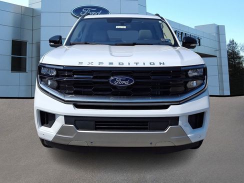 Certified 2025 Ford Expedition Max Platinum AWD/4WD image 3
