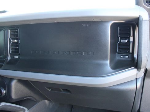 Used 2022 Ford Bronco Big Bend w/ Sasquatch Package image 50