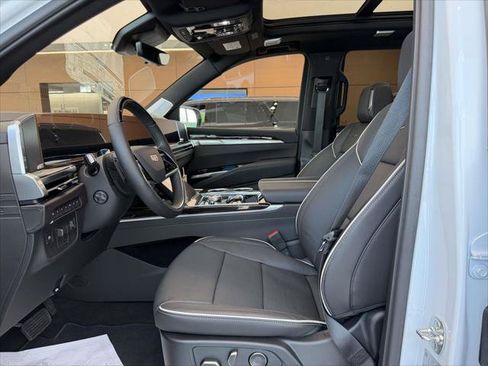 Used 2026 Cadillac Escalade Luxury w/ Touring Package AWD/4WD image 20