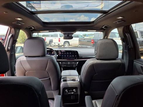New 2026 Chevrolet Traverse RS w/ LPO, Floor Liner Package AWD/4WD image 17