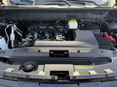 New 2025 Nissan Pathfinder SV image 28