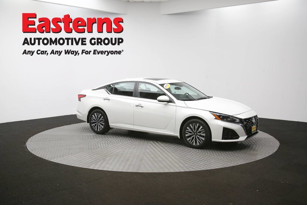 Used 2024 Nissan Altima 2.5 SV w/ SV Premium Package AWD/4WD image 50
