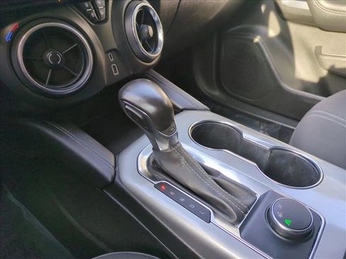 Used 2019 Chevrolet Blazer LT image 12