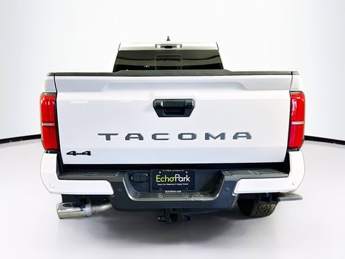 Used 2024 Toyota Tacoma TRD Off-Road w/ TRD Off Road Upgrade Package image 7