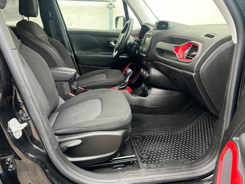 Used 2017 Jeep Renegade Trailhawk AWD/4WD image 29