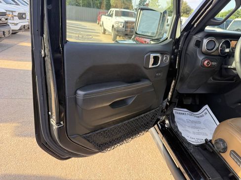 Used 2021 Jeep Wrangler Unlimited Rubicon AWD/4WD image 8