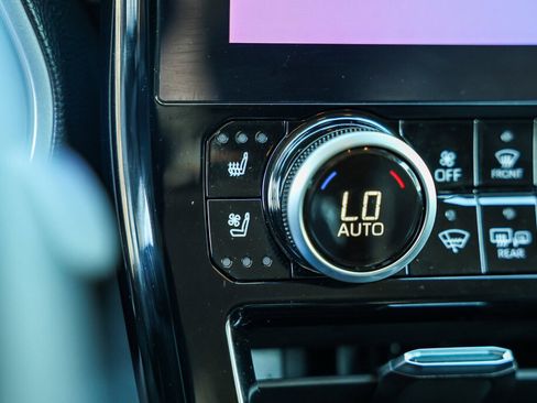 Certified 2025 Toyota Highlander Limited image 17