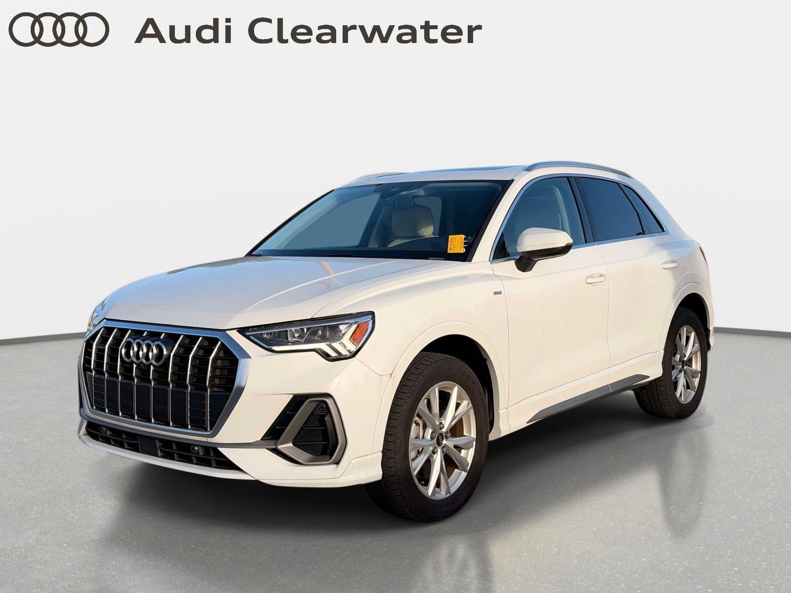 Used 2024 Audi Q3 2.0T Premium Plus w/ Premium Plus Package AWD/4WD image 1