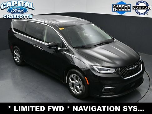 Used 2024 Chrysler Pacifica Limited FWD image 29