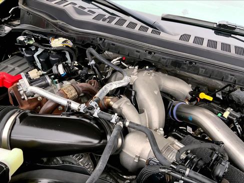 Used 2024 Ford F550 4x4 Crew Cab Super Duty image 28