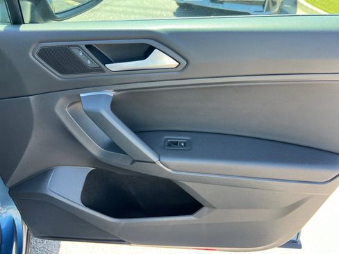 Used 2019 Volkswagen Tiguan S image 17