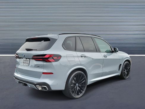 New 2026 BMW X5 xDrive40i w/ Executive Package image 3