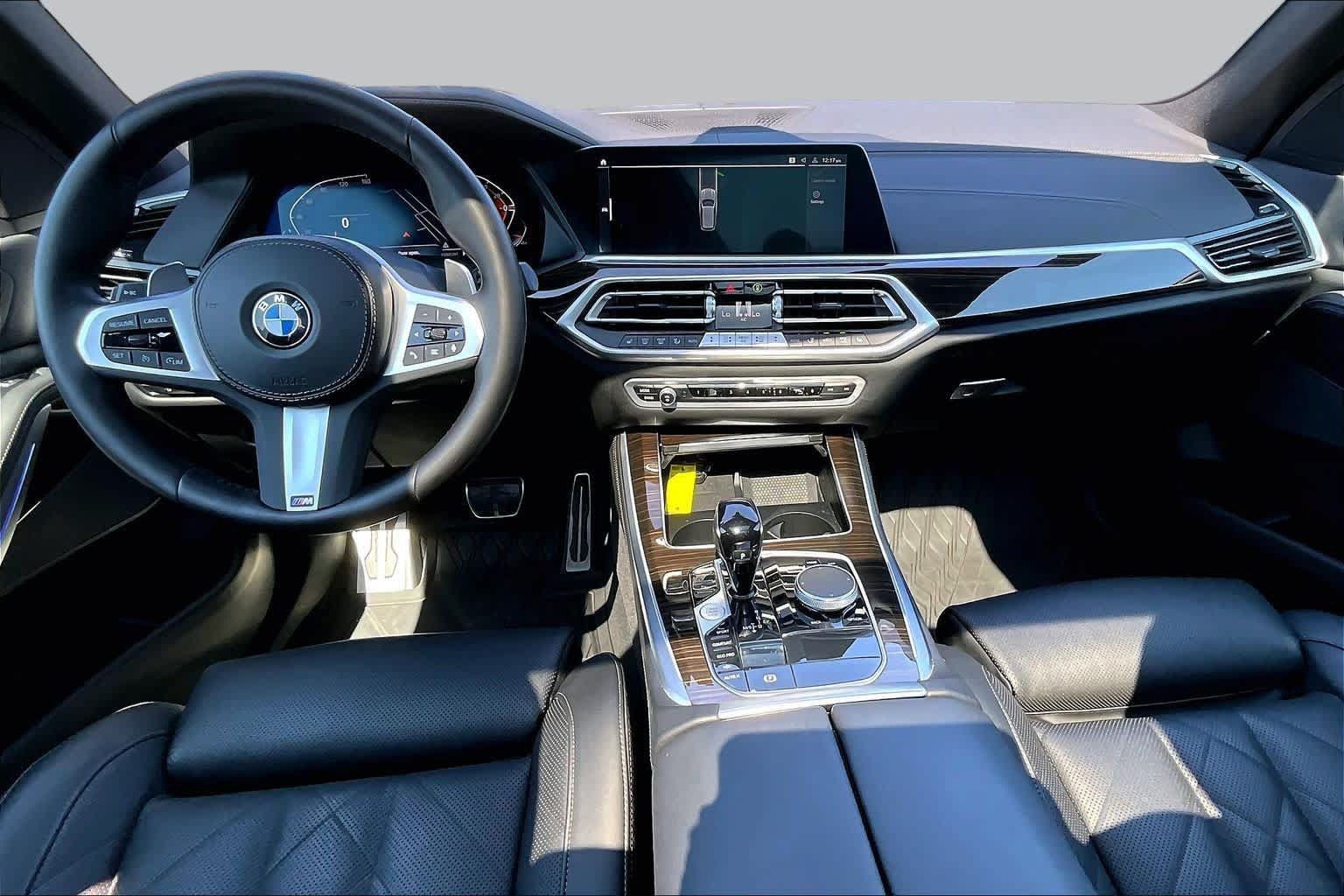 Used 2023 BMW X5 xDrive40i w/ M Sport Package AWD/4WD image 16