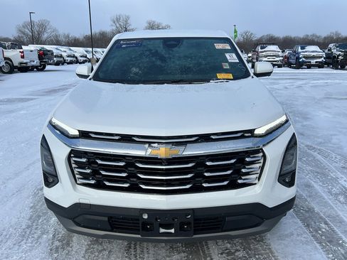 Used 2025 Chevrolet Equinox LT w/ Safety and Technology Package image 9