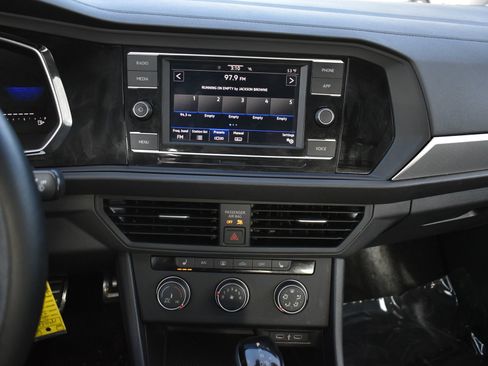 Used 2024 Volkswagen Jetta Sport image 24