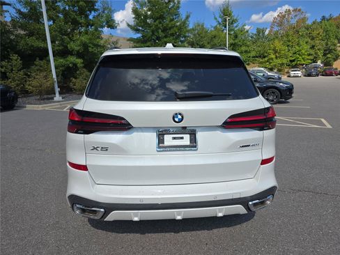 New 2026 BMW X5 xDrive40i w/ M Sport Package AWD/4WD image 4