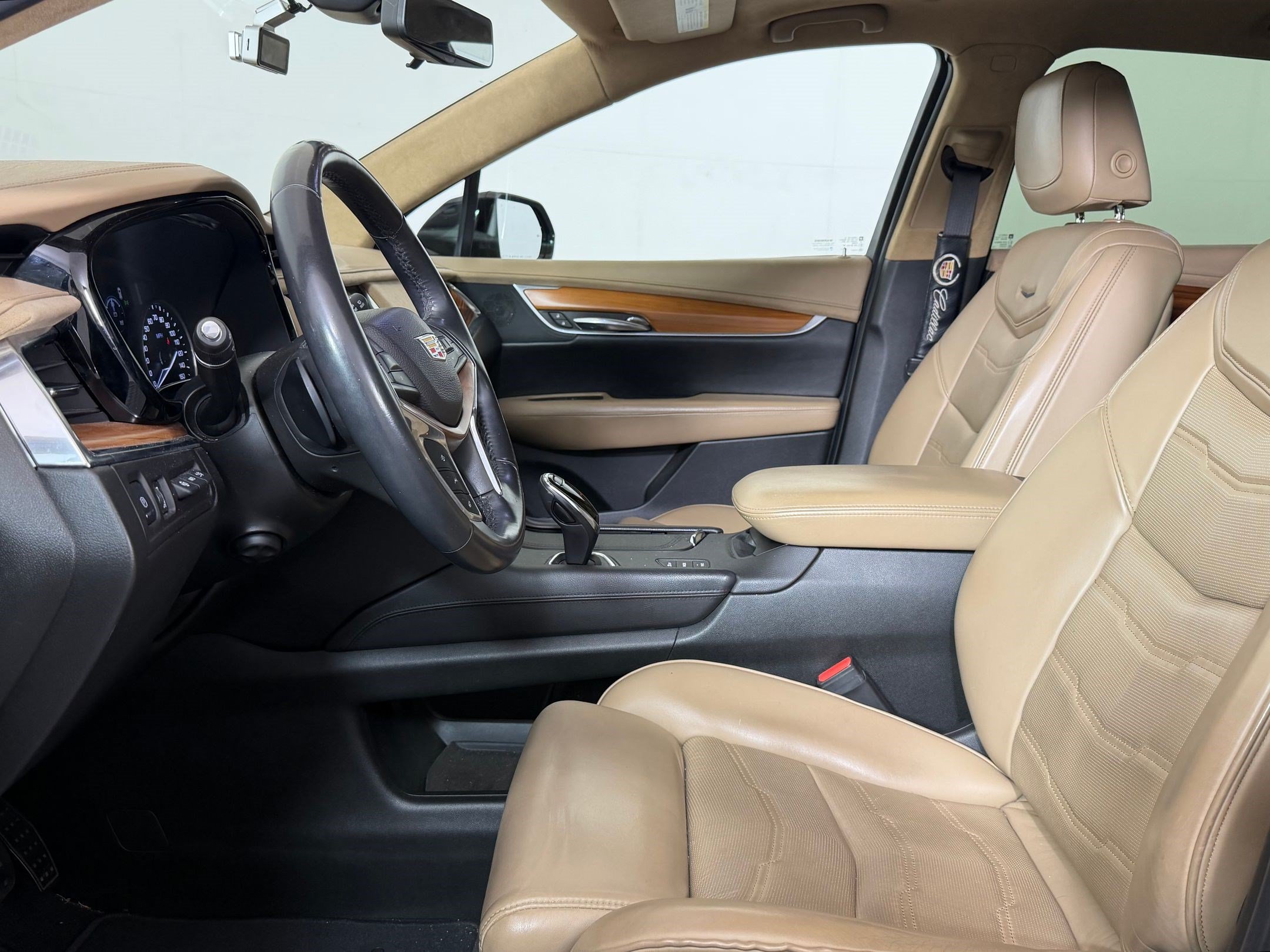 Used 2017 Cadillac XT5 Platinum AWD/4WD image 5