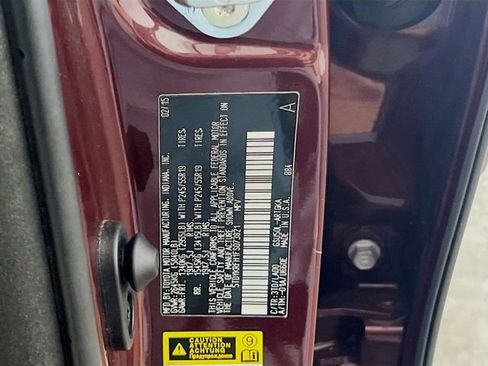 Used 2015 Toyota Highlander Limited w/ Driver Technology Package FWD image 26