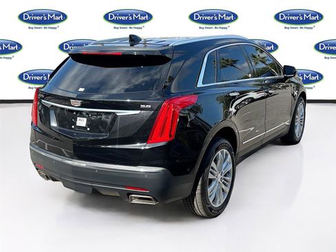 Used 2017 Cadillac XT5 Premium Luxury w/ Driver Assist Package image 8