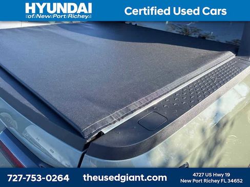 Used 2025 Hyundai Santa Cruz SE image 4