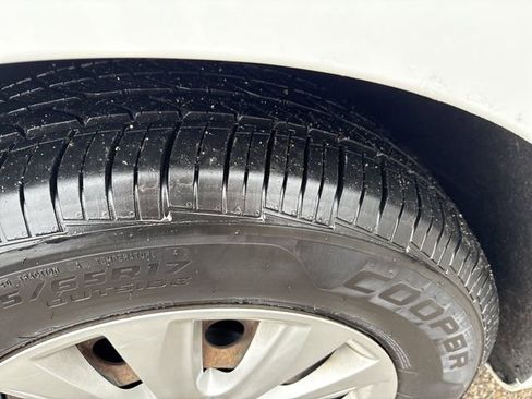 Used 2020 Chrysler Voyager L image 46