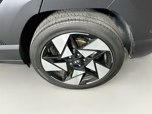 Used 2024 Hyundai Kona Limited FWD image 11