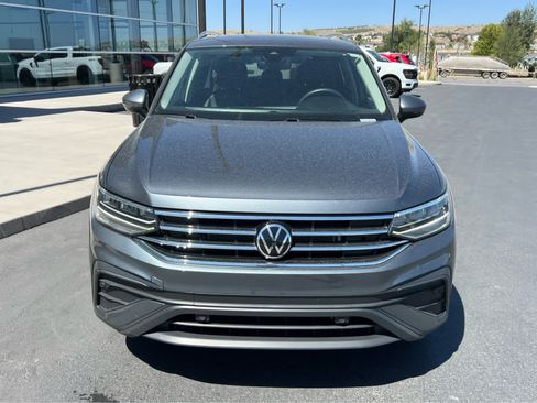 Used 2022 Volkswagen Tiguan SE AWD/4WD image 3