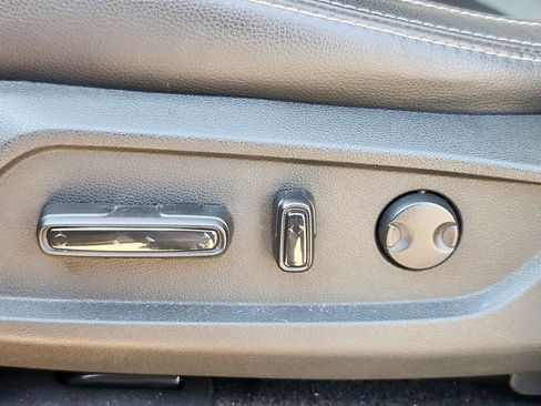 Used 2023 Honda Pilot Touring image 12