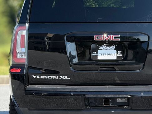 Used 2018 GMC Yukon XL SLT AWD/4WD image 16