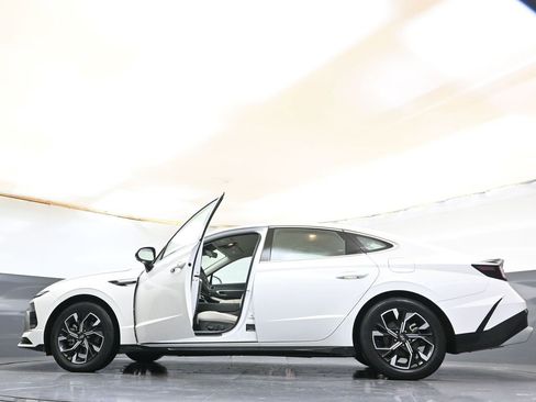 Certified 2024 Hyundai Sonata SEL image 31