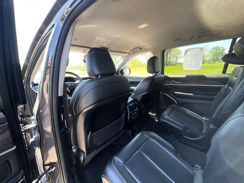 Used 2022 Jeep Grand Cherokee L Limited AWD/4WD image 28