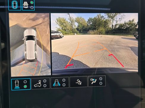 New 2026 GMC Yukon Denali Ultimate w/ LPO, Floor Liner Package AWD/4WD image 8