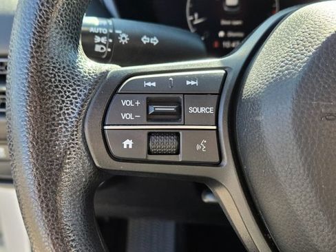 Certified 2023 Honda HR-V LX image 27