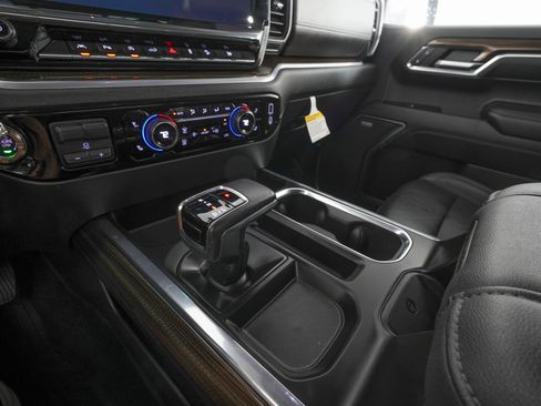 Used 2022 Chevrolet Silverado 1500 LT Trail Boss w/ LT Trail Boss Premium Package image 22