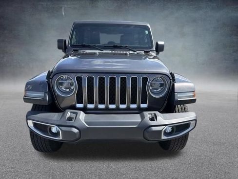 Used 2019 Jeep Wrangler Unlimited Sahara w/ Dual Top Group AWD/4WD image 3