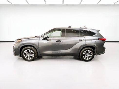 Used 2020 Toyota Highlander XLE image 23