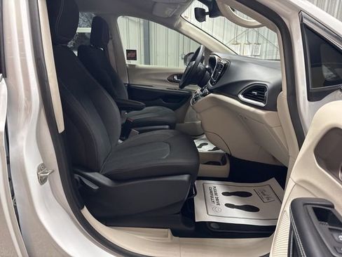 Used 2024 Chrysler Voyager LX FWD image 25
