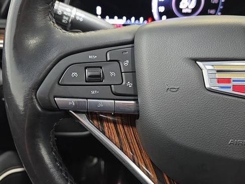 Used 2021 Cadillac Escalade Premium Luxury AWD/4WD image 13