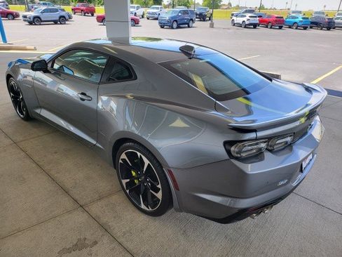 Used 2020 Chevrolet Camaro SS RWD image 16