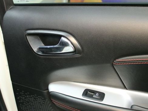 Used 2017 Dodge Journey GT w/ Driver Convenience Group image 12