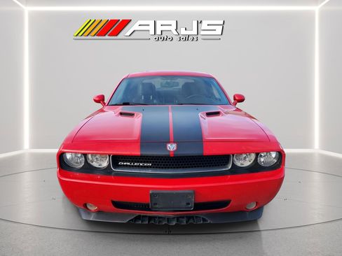 Used 2009 Dodge Challenger SE image 5