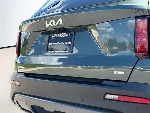 Used 2023 Kia Sorento S w/ Panoramic Sunroof Package AWD/4WD image 6