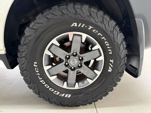 Used 2015 Nissan Xterra PRO-4X w/ Pro-4x Leather Package AWD/4WD image 29